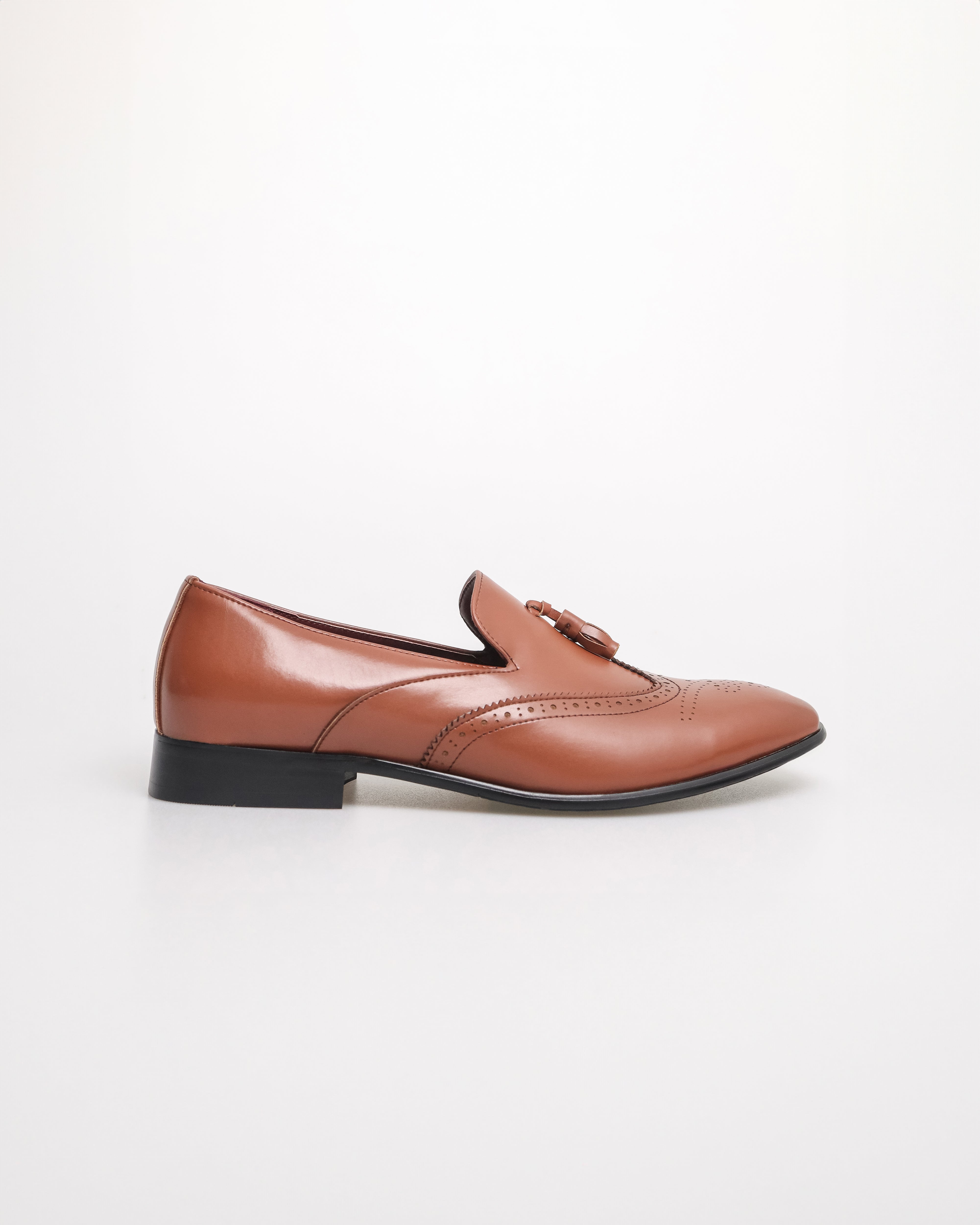 Tomaz HF100 Men's Wingtip Tassel Loafer (Brown)