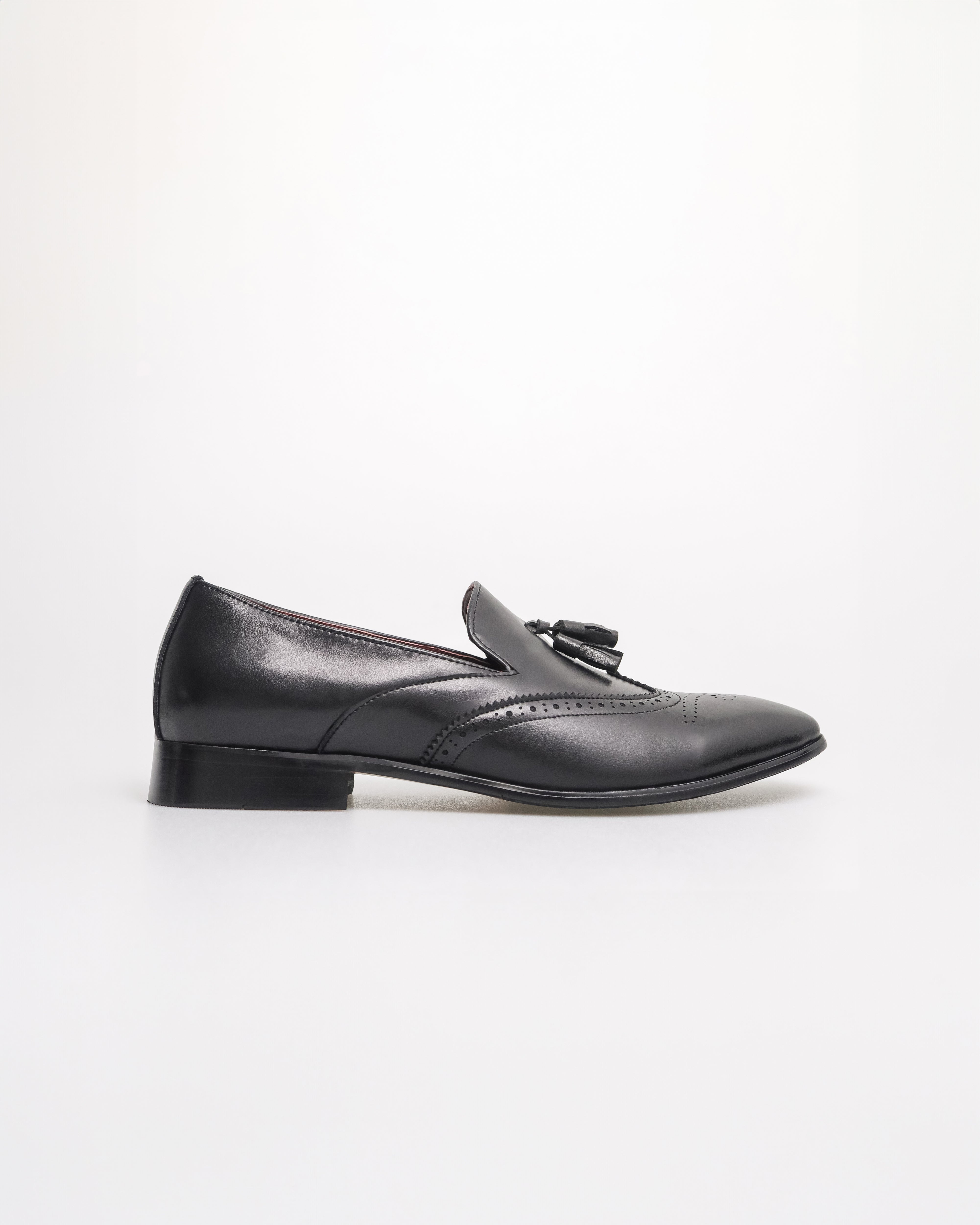 Tomaz HF100 Men's Wingtip Tassel Loafer (Black)