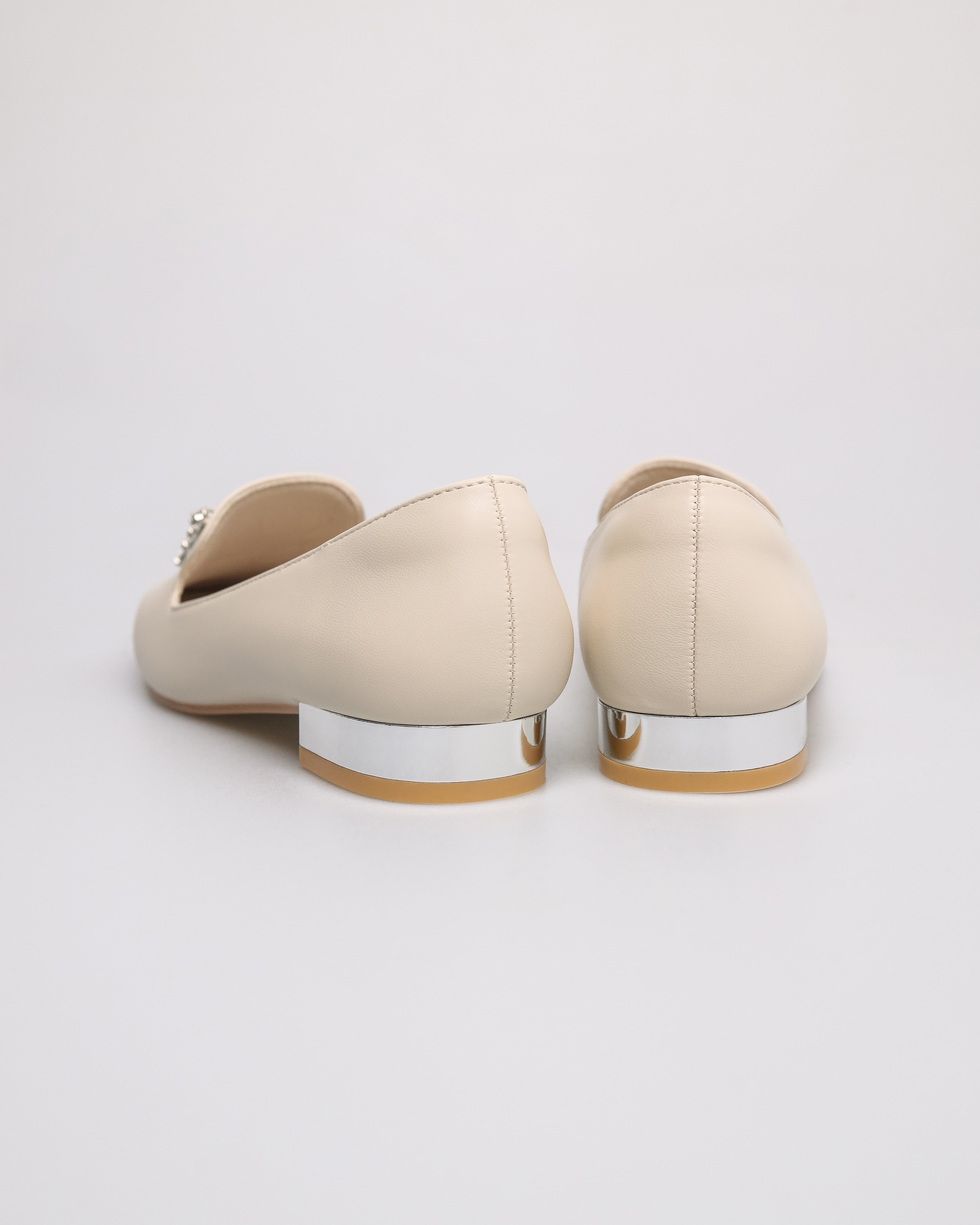 #color_ivory