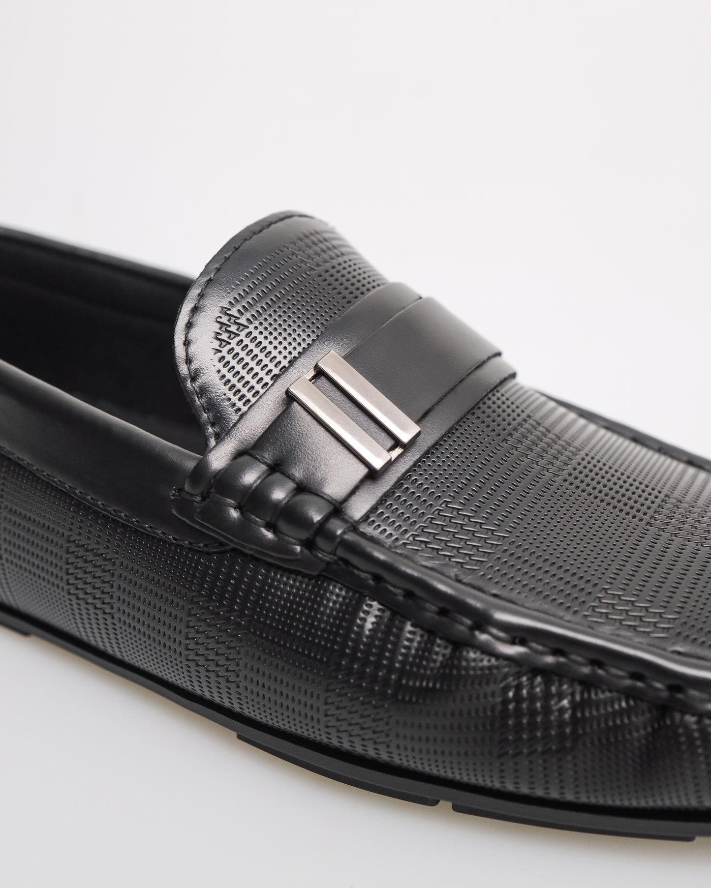 Tomaz C617 Men's Buckle Weave Moccasins (Black)