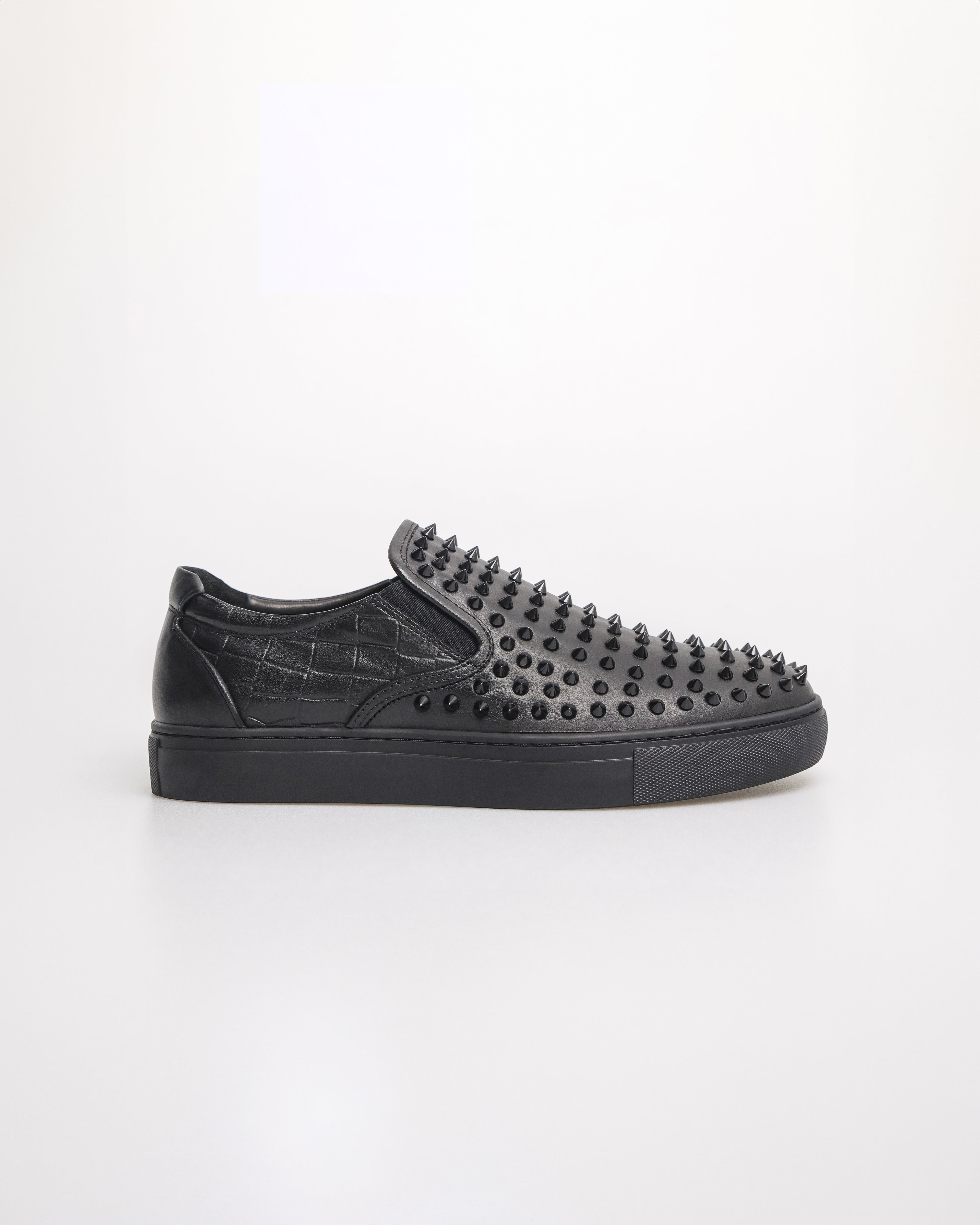 Tomaz C556 Men's Studded Sneakers (Black)