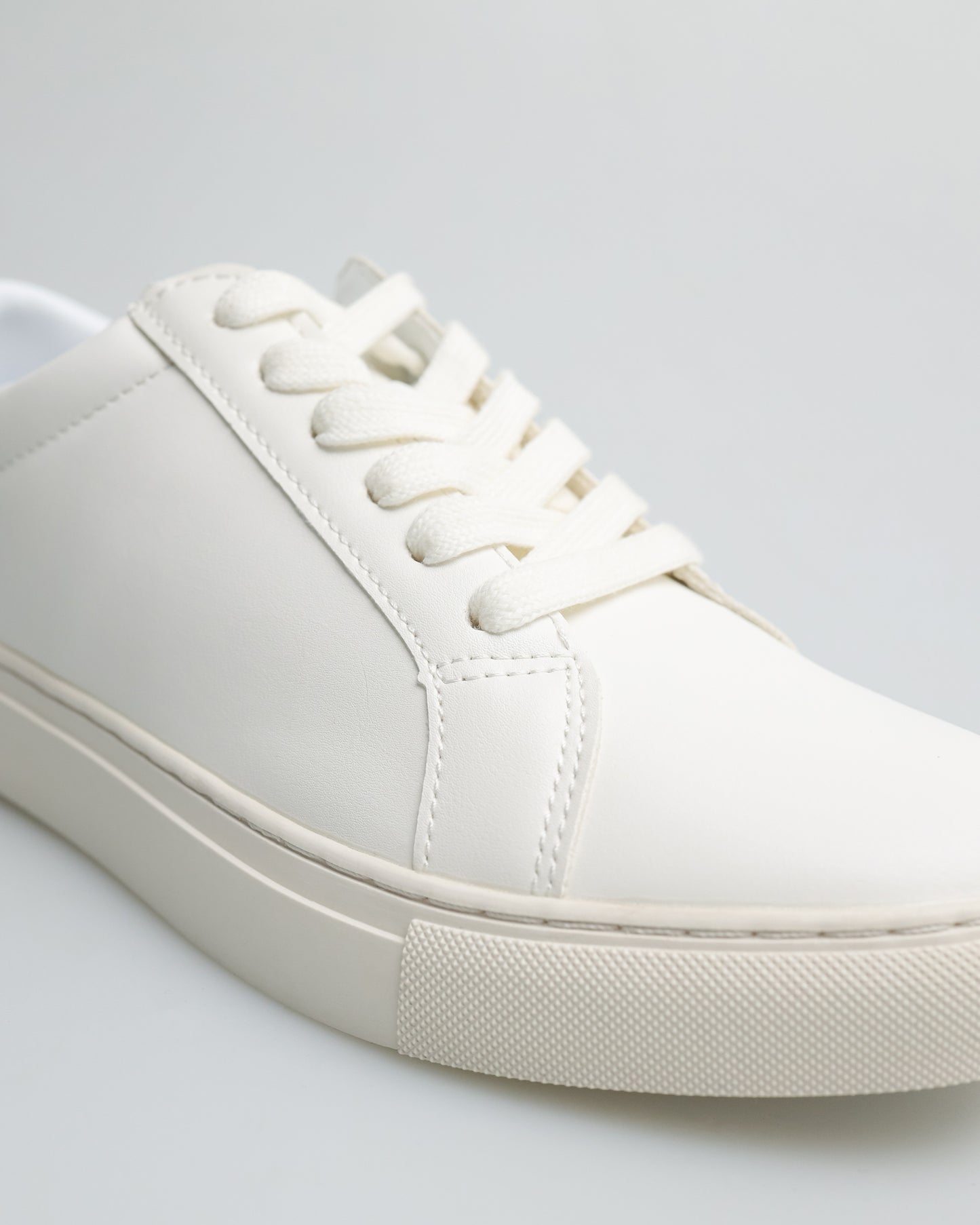 Tomaz C541M Men's Court Sneakers (White)