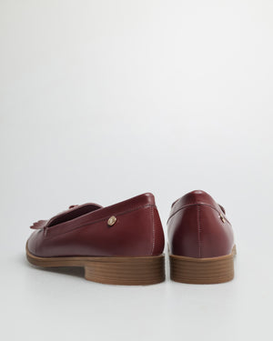 
                  
                    Load image into Gallery viewer, Tomaz NN113 Ladies Tassel Loafers (Maroon)
                  
                