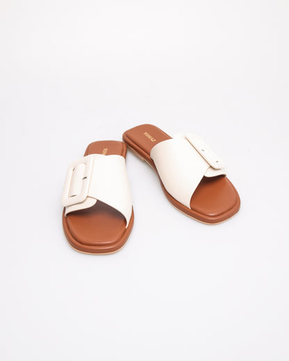 Tomaz FL091 Ladies Buckle Sandals (White)