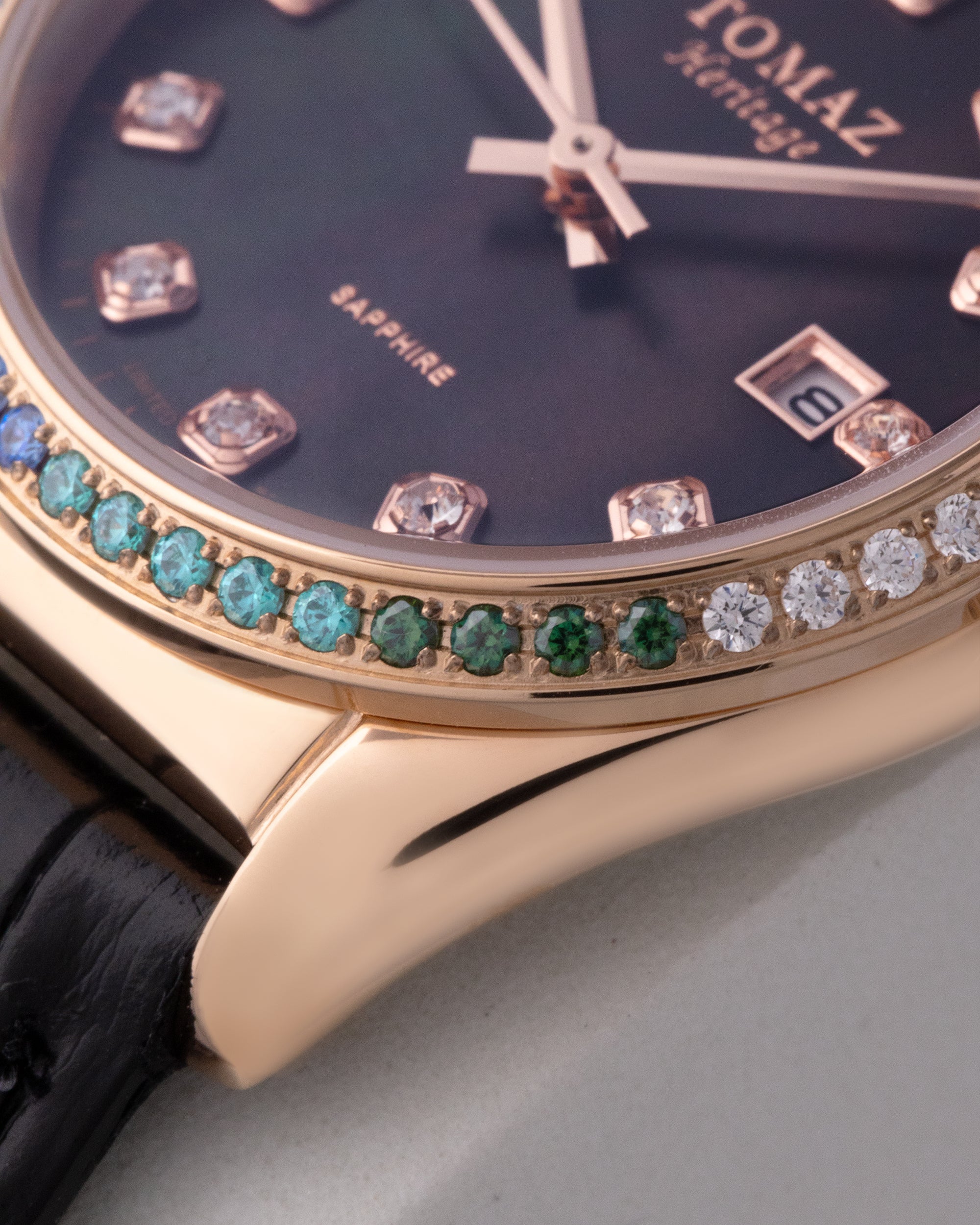 Jam Tangan Wanita Tomaz TQ017L-D23 Mutiara (Emas Mawar/Hitam) dengan Rainbow Swarovski (Tali Kulit Buluh Hitam)