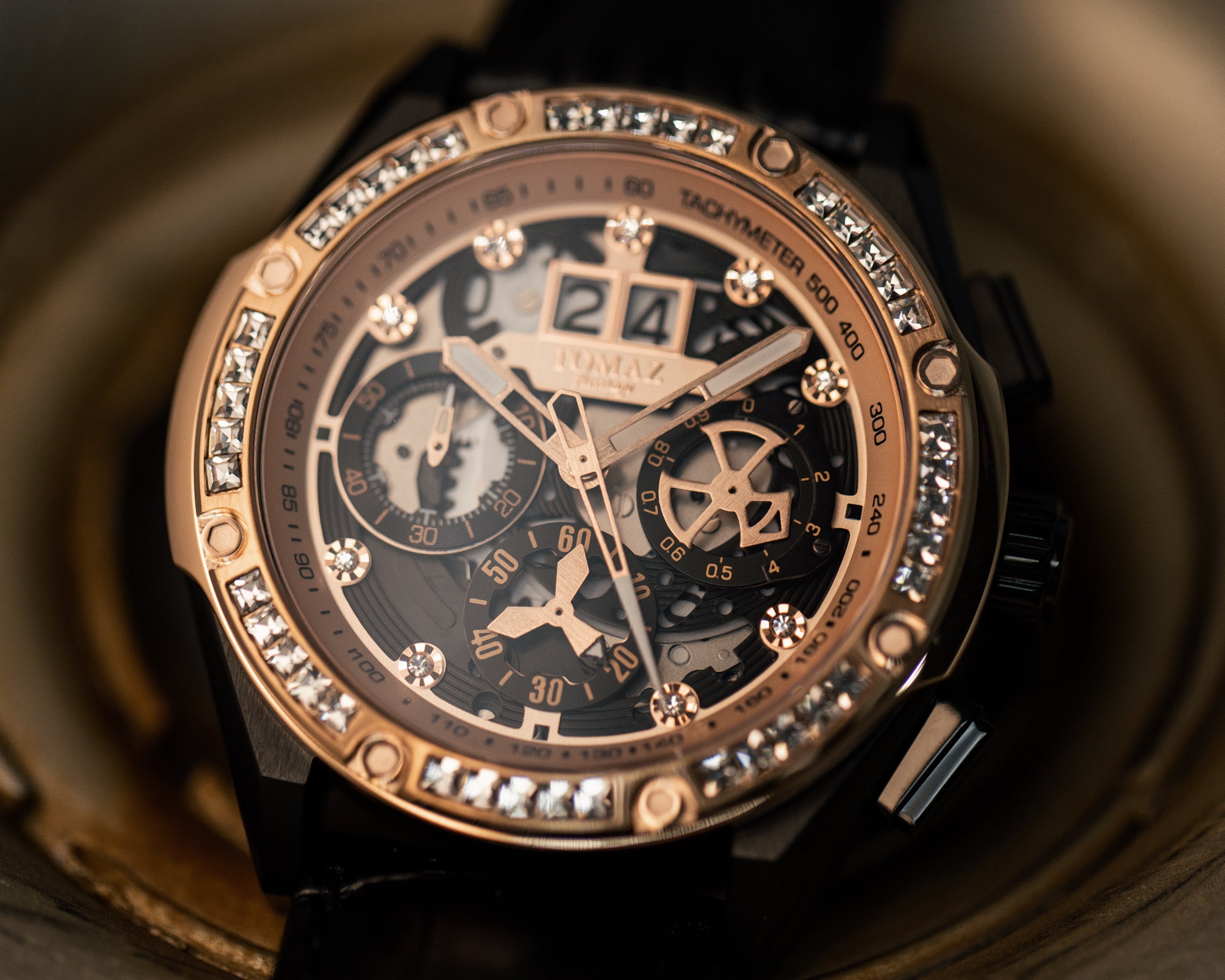 RAWR III TW024D-D9 (Hitam/Rosegold) dengan Swarovski Putih (Tali Kulit Buluh Hitam)