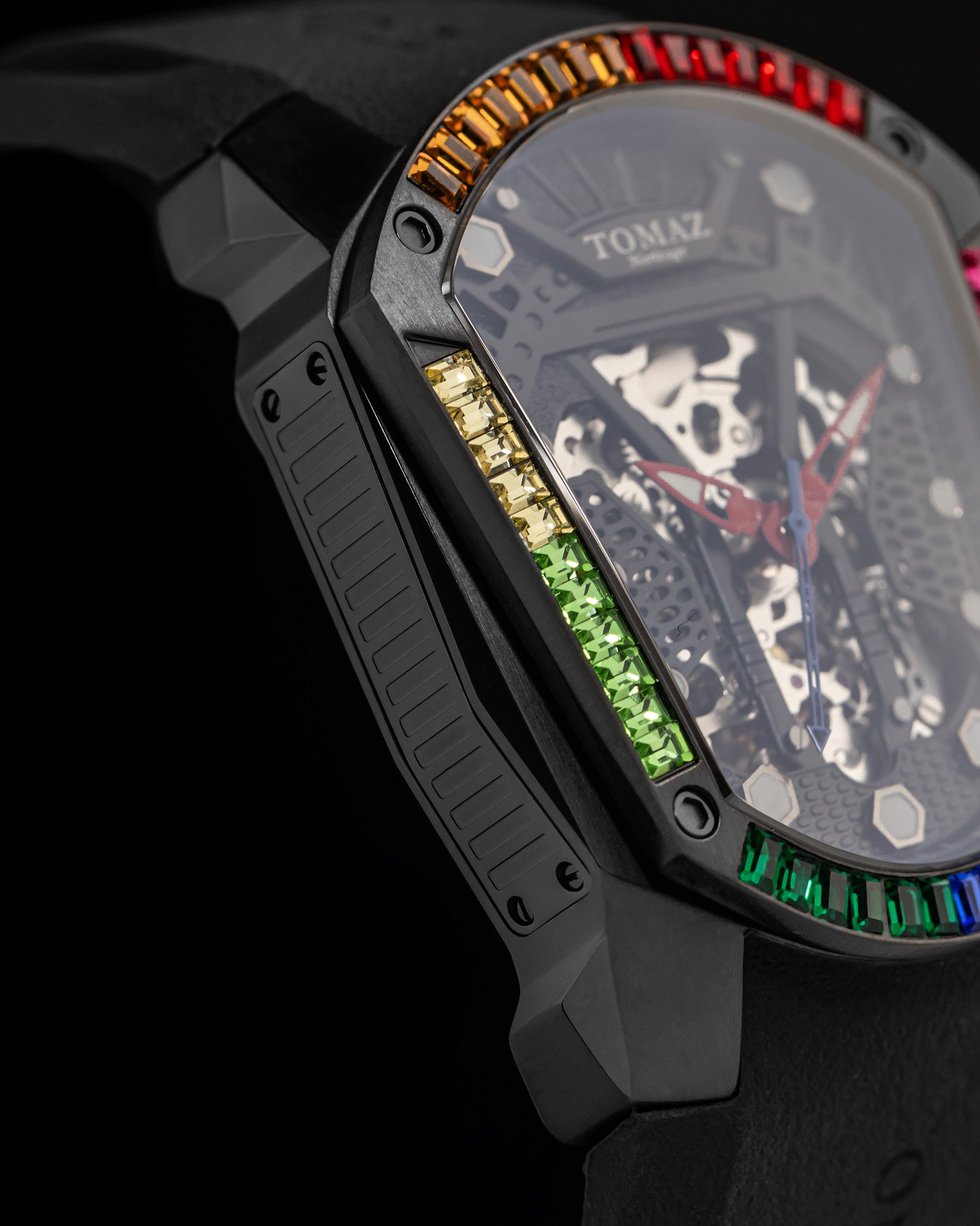 GT Skeleton TW028-D11 (Hitam) dengan Rainbow Swarovski (Tali Getah Hitam)