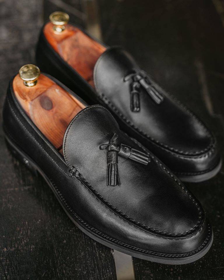 Tomaz F251 Tassel Loafers (Black) (4478701666400)