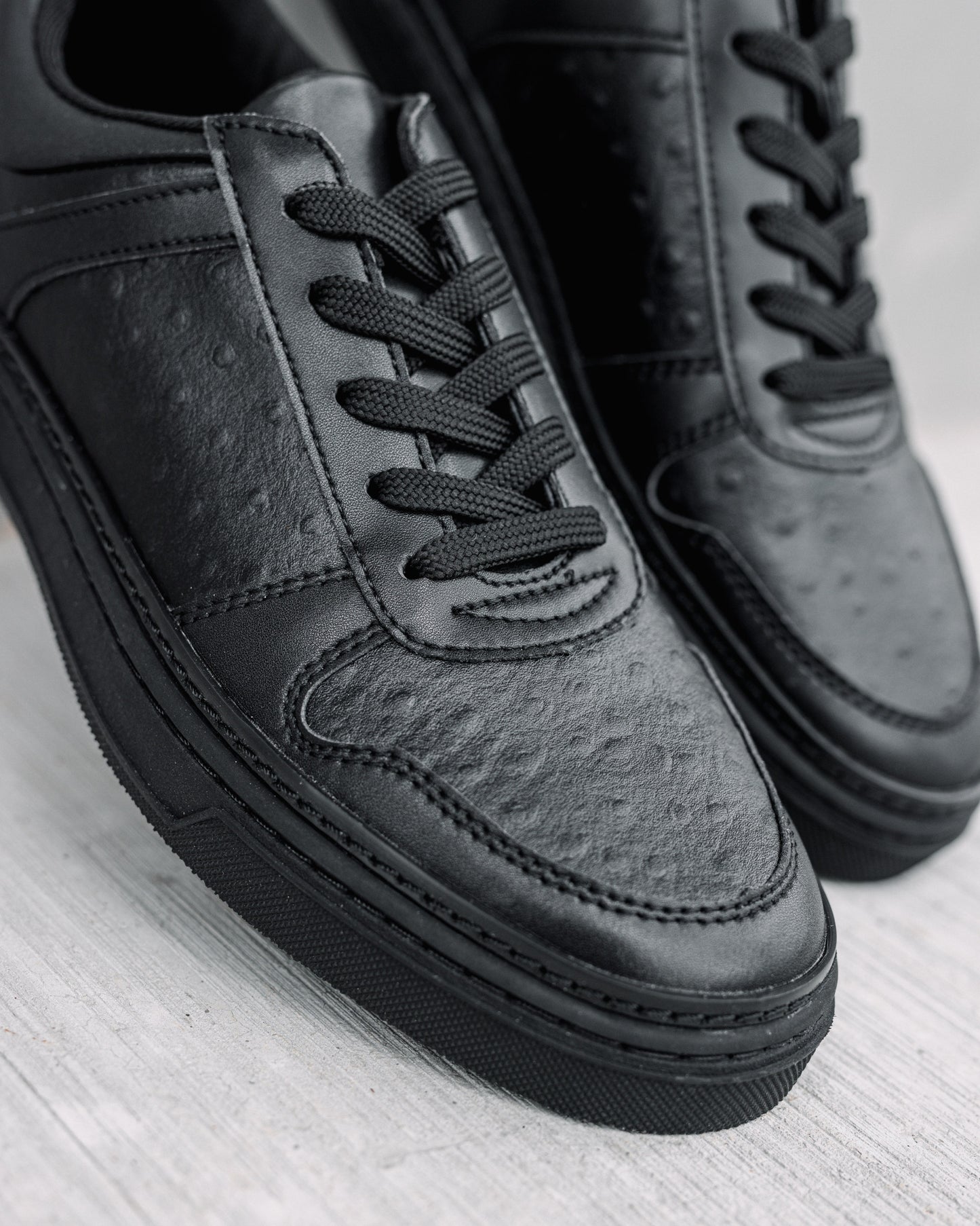 Tomaz TY010 Men's Court Sneakers (Black)
