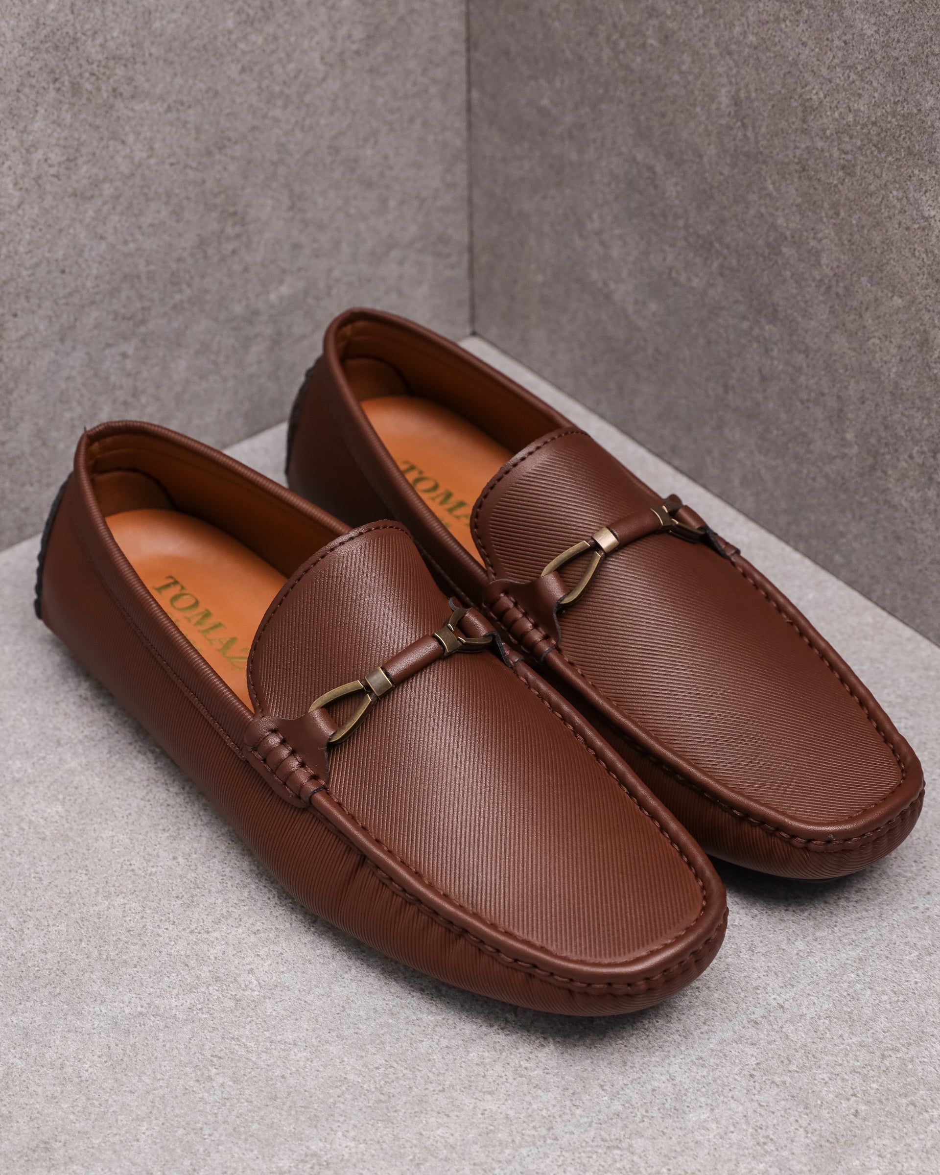 Tomaz C514 Men's Buckle Moccasins (Coffee)