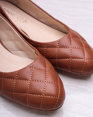 
                  
                    Load image into Gallery viewer, Tomaz YX01 Ladies Flats (Wine)
                  
                