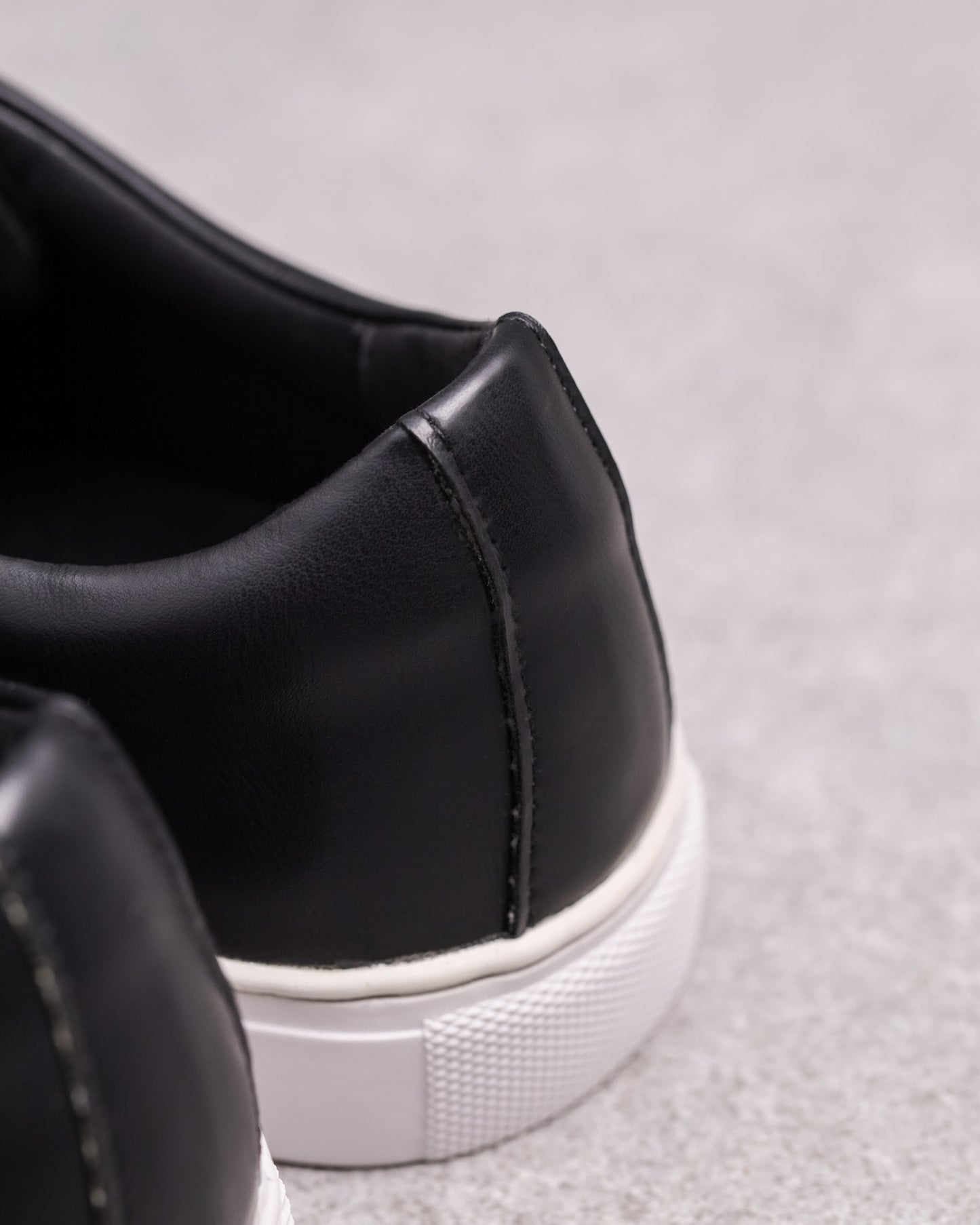 Tomaz C512 Men's Court Sneakers (Black)