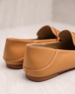 
                  
                    Load image into Gallery viewer, Tomaz YX46 Ladies Loafers (Camel)
                  
                