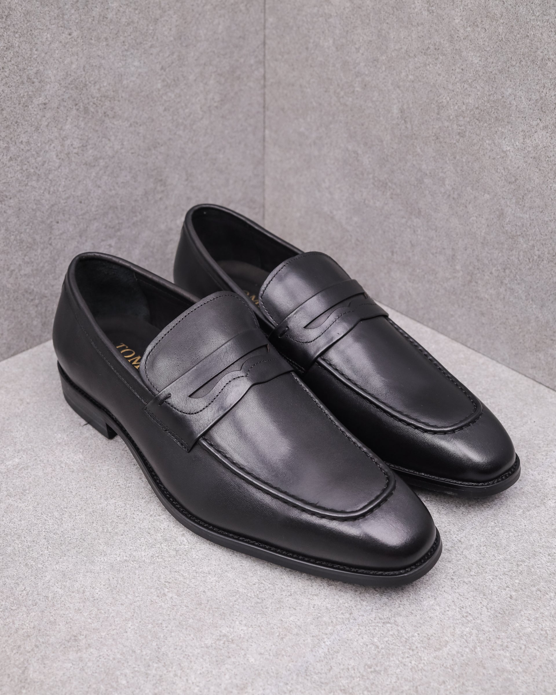 Tomaz F318 Men's Penny Loafer (Black)