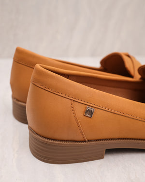 
                  
                    Load image into Gallery viewer, Tomaz NN112 Ladies Ribbon Fold Loafers (Camel)
                  
                