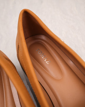 
                  
                    Load image into Gallery viewer, Tomaz NN112 Ladies Ribbon Fold Loafers (Camel)
                  
                