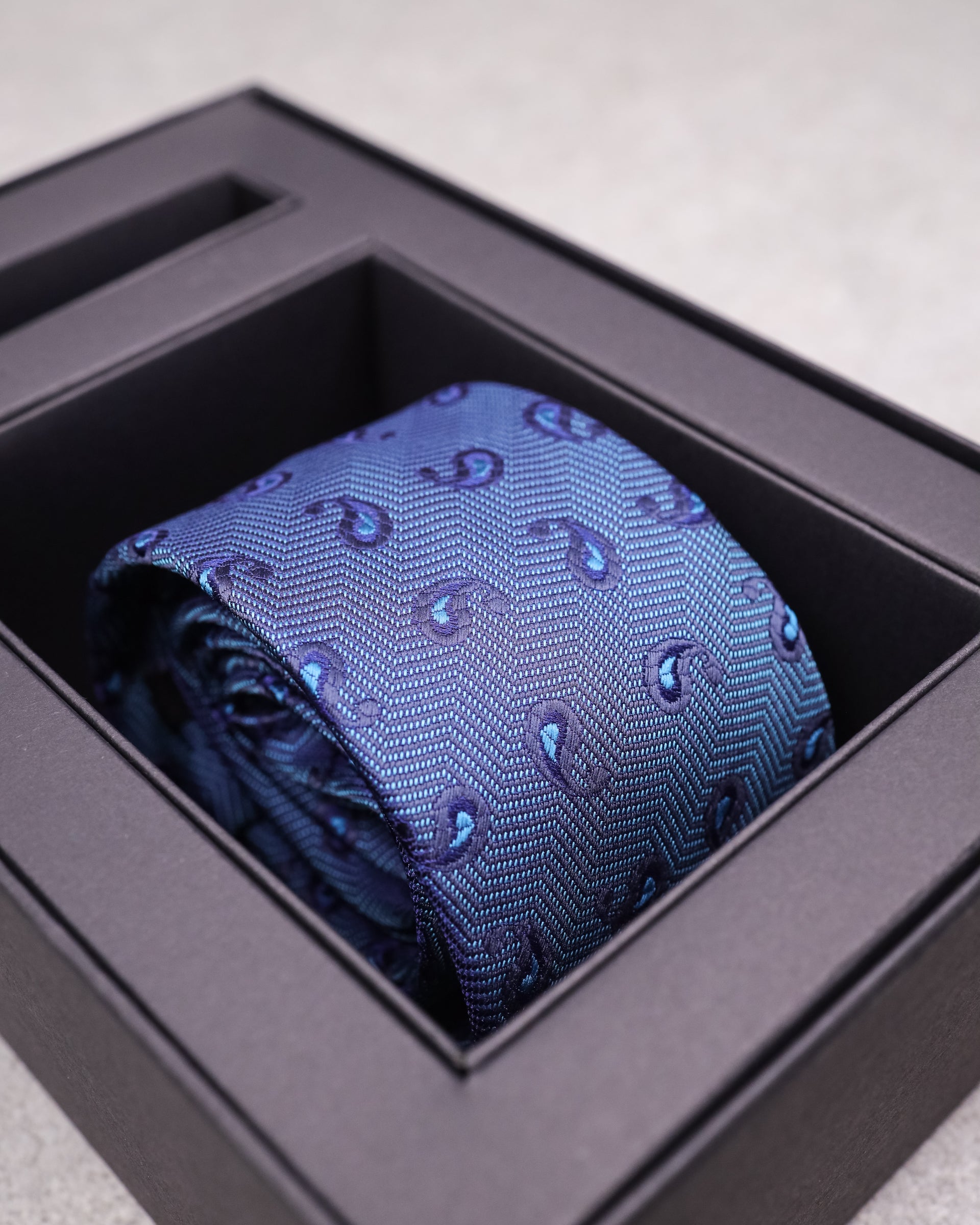 Tomaz TA03B-13 Tie + Pocket Handkerchief Square Dewdrop (Navy) Set