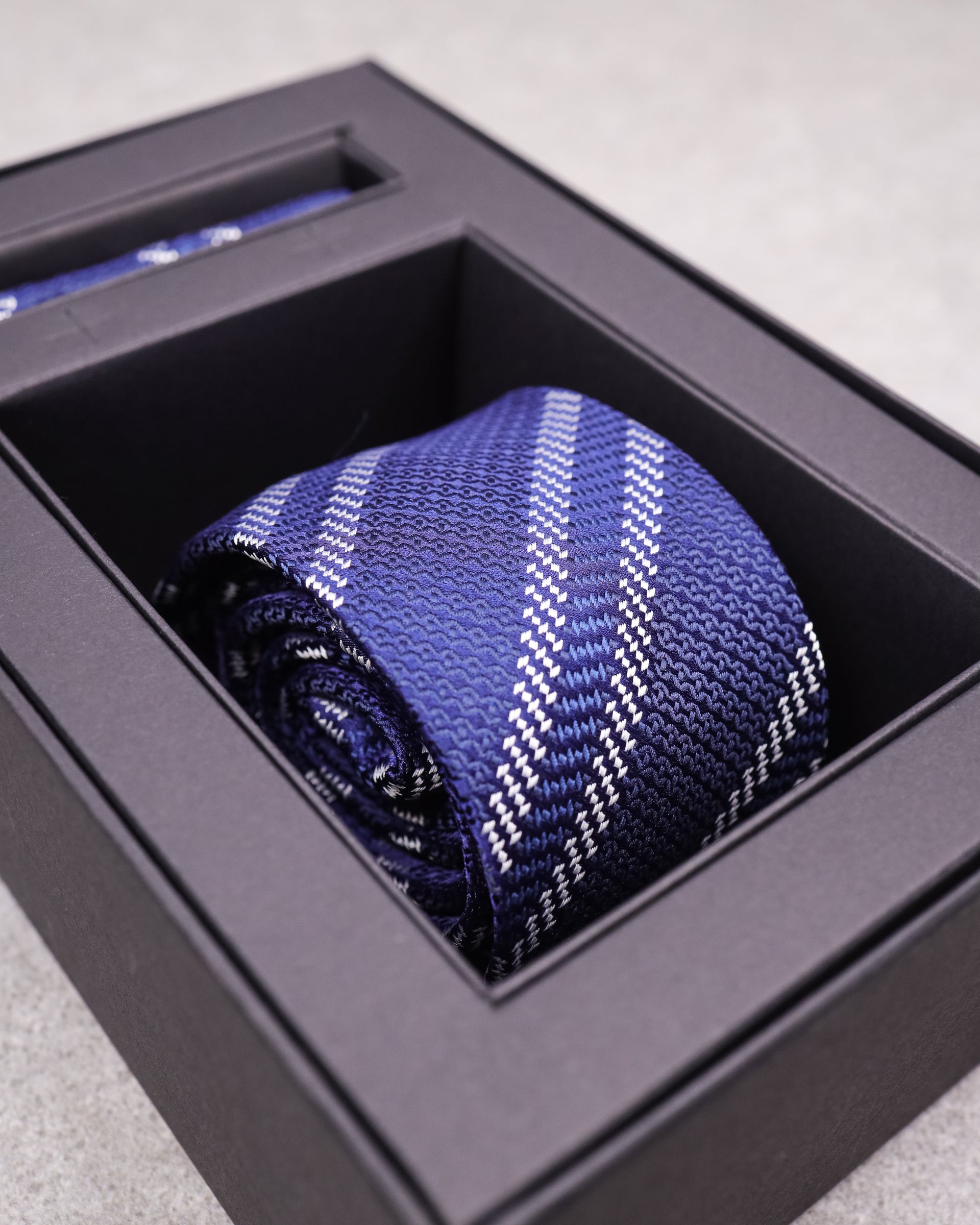 Tomaz TA03B-15 Tie + Pocket Handkerchief Square (Navy/Blue/White) Set