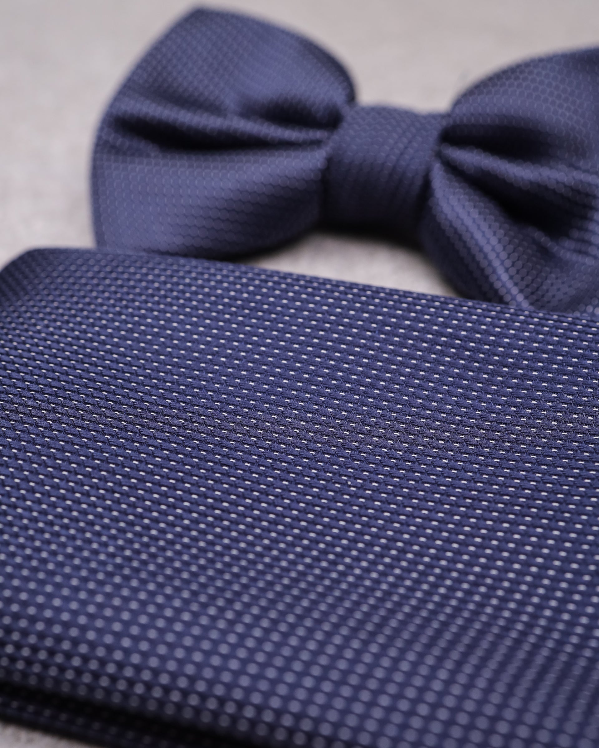 Tomaz TA04B-07 Bowtie + Pocket Handkerchief  Square (Navy/White) Set