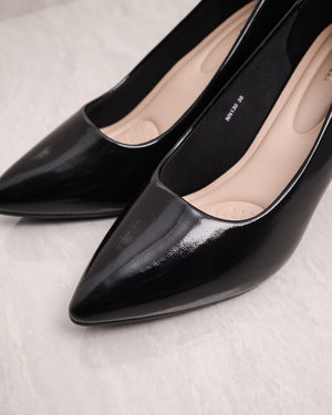 
                  
                    Load image into Gallery viewer, Tomaz NN130 Ladies Pointy Heels (Black)
                  
                