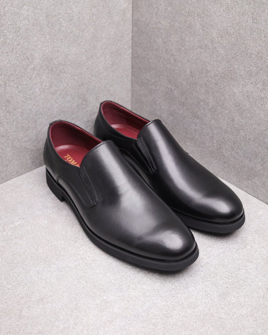 Tomaz HF046 Men's Plain Toe Slip On (Black)