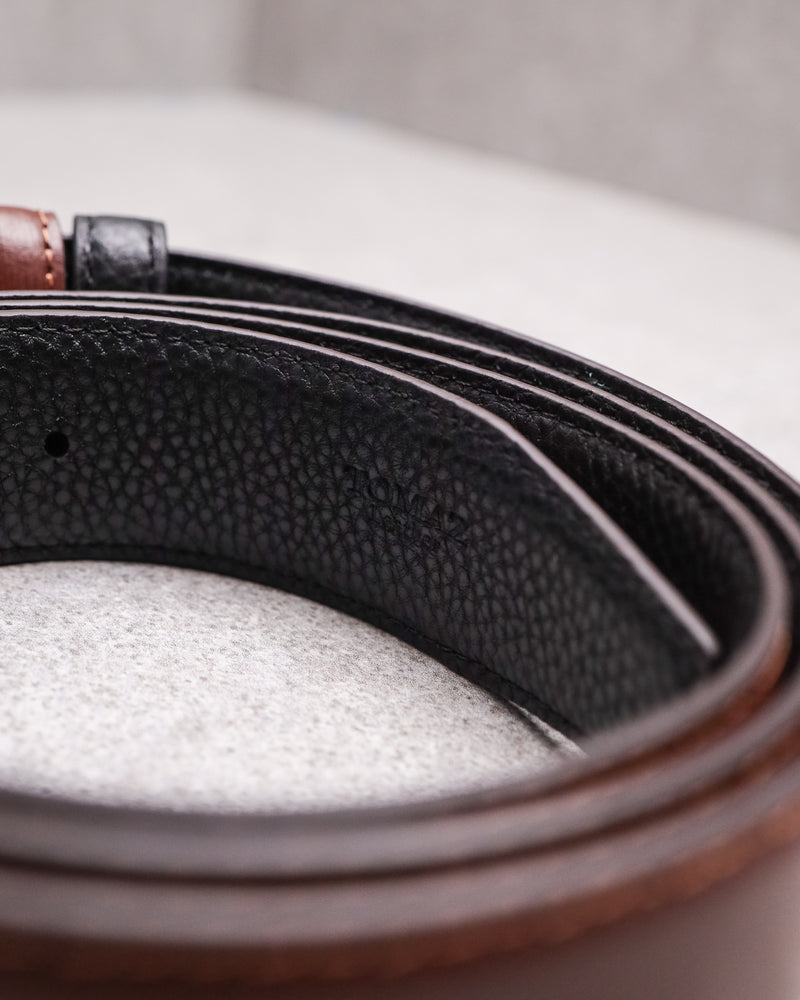 
                  
                    Load image into Gallery viewer, Tomaz AB003 Men&amp;#39;s Reversible Leather Belt (Brown/Black)
                  
                
