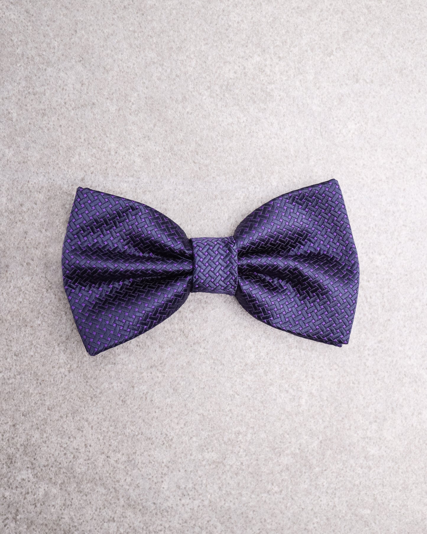 Tomaz TA04-05 Bowtie (Dark Purple)