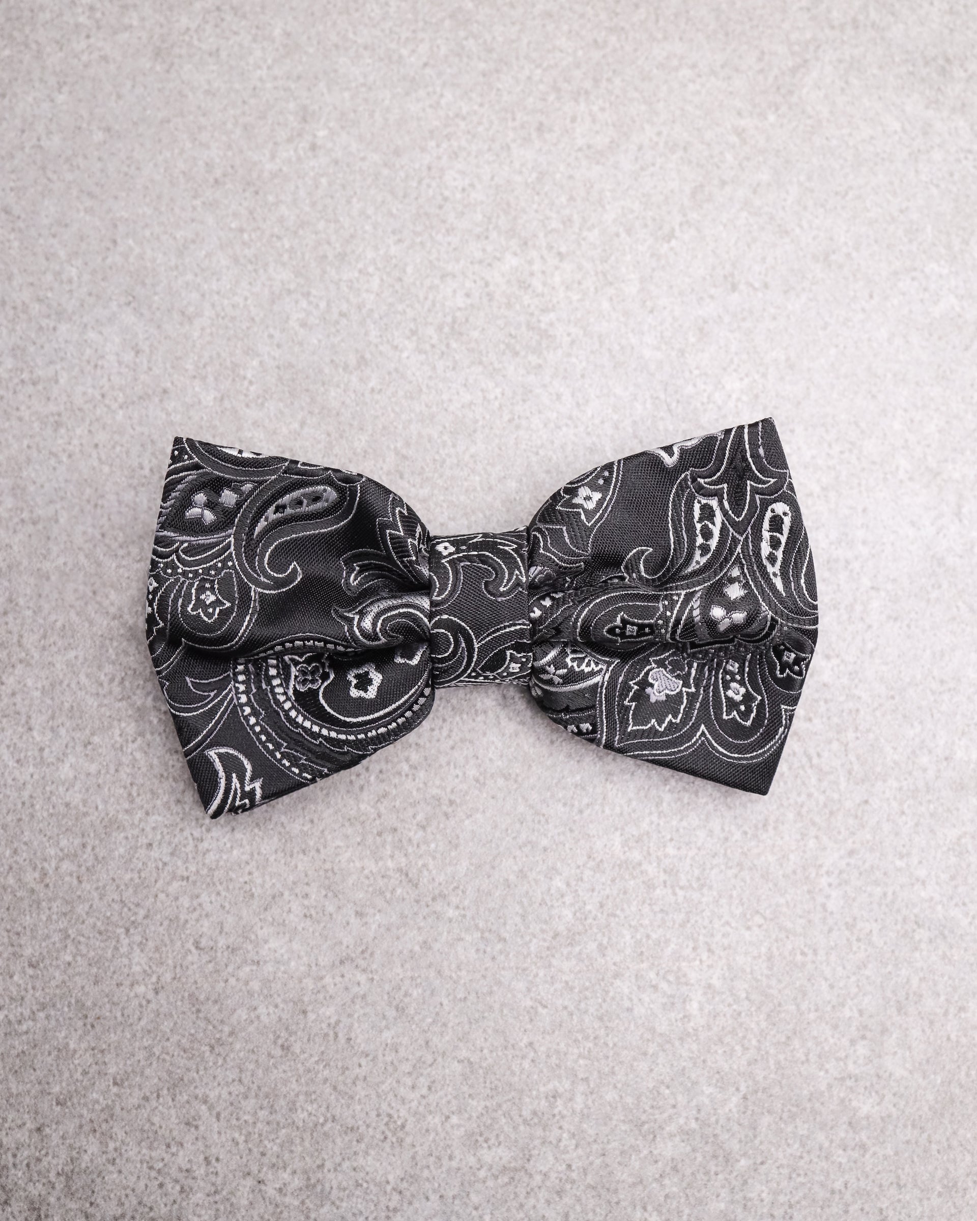 Tomaz TA04-02 Bowtie (Black/White)