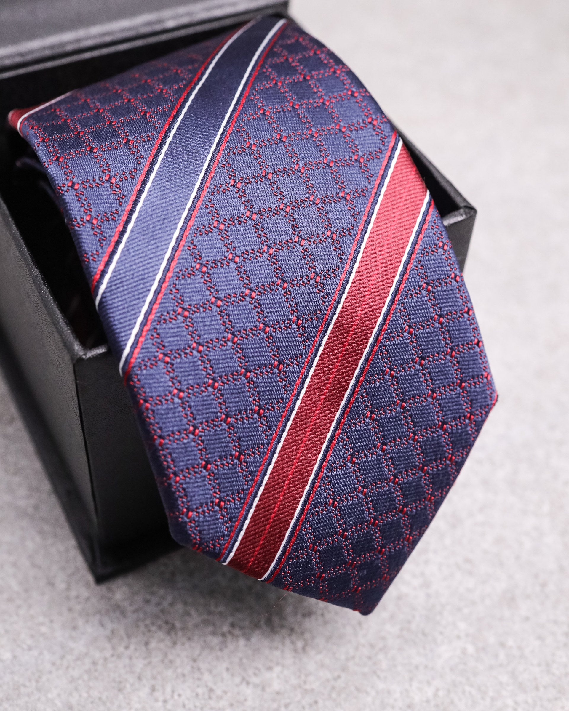 Tomaz TA03-24 Tie (Red/Dark Purple)