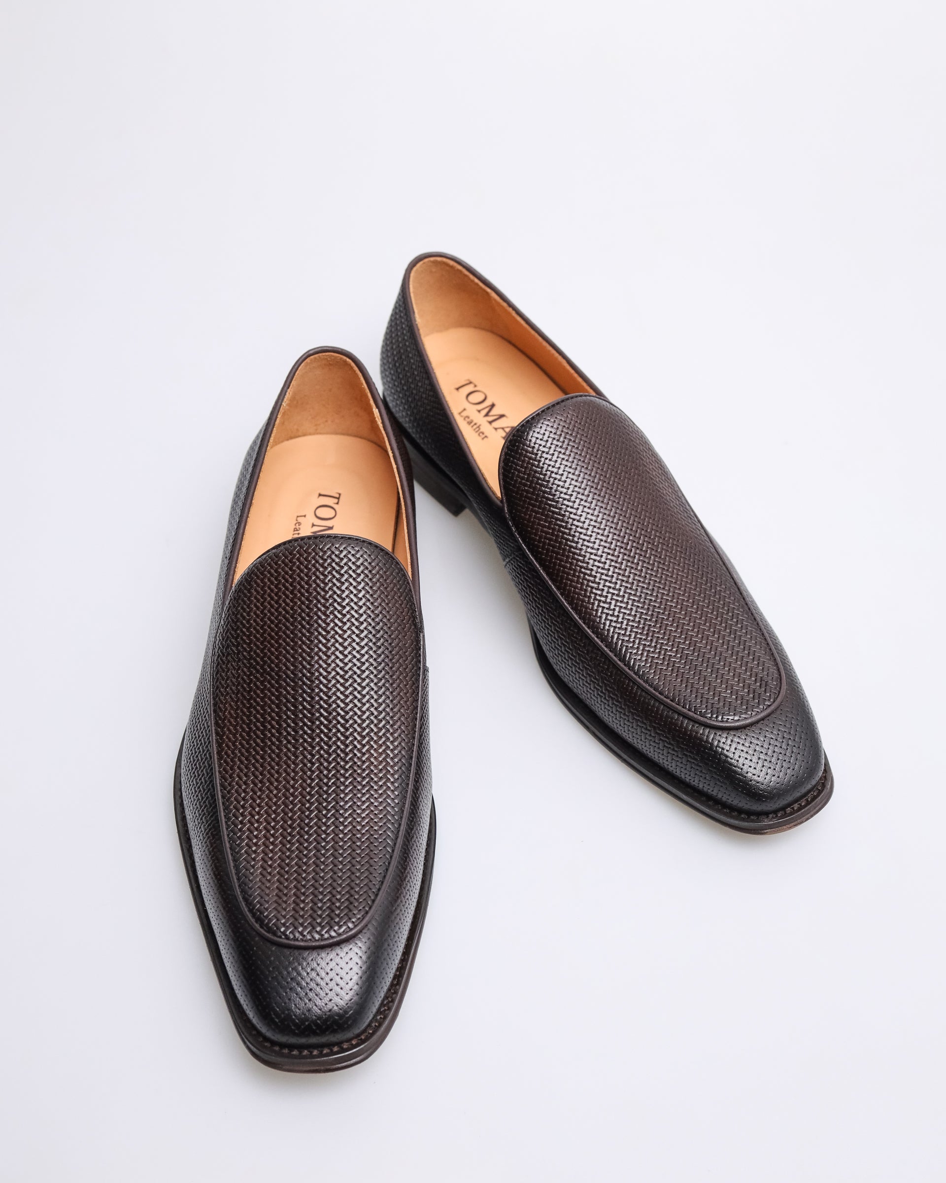 Tomaz F345 Men's Plain Toe Slip On (Coffee)