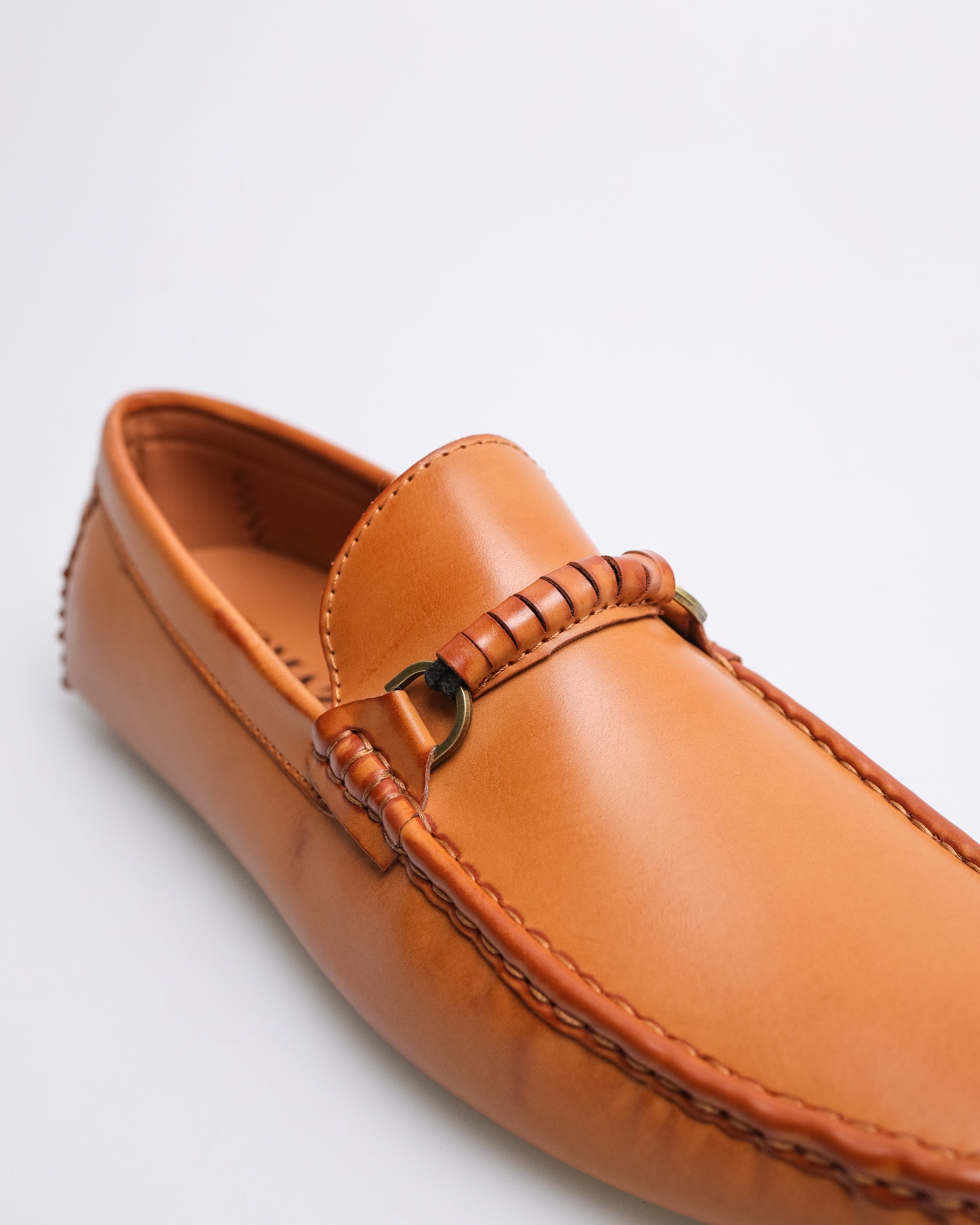 Tomaz C499 Men's Buckle Moccasins (Tan)