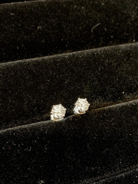 JME-001 - Moissanite Earring Six Grip